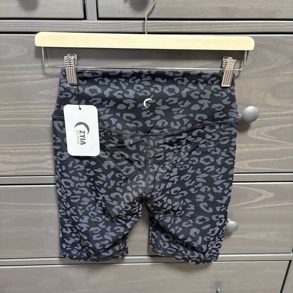 Zyia - Black Leopard Reflective Hustle Shorts - Picture 2 of 6